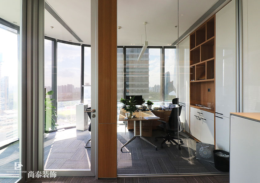 2000㎡現代簡約辦公室設計裝修 | 融創中國