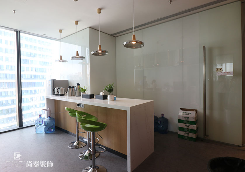 2000㎡現代簡約辦公室設計裝修 | 融創中國