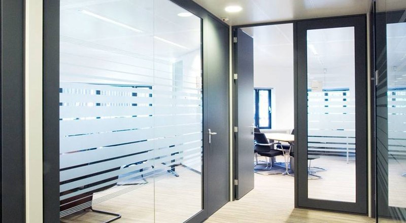 玻璃隔斷有哪些種類，各有什么特點？